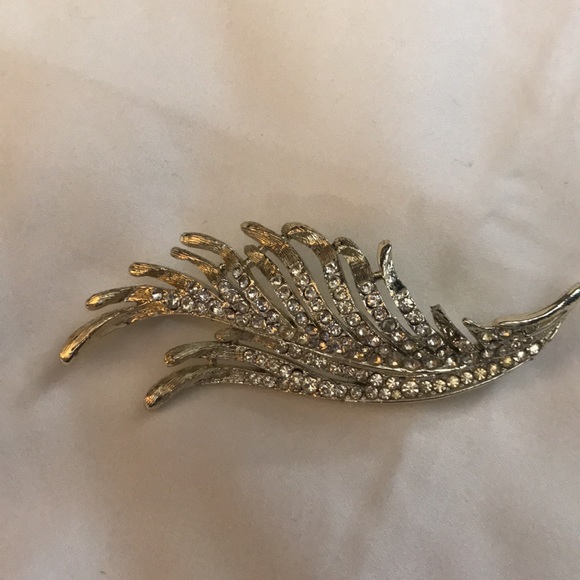 ⚡️FINAL PRICE⚡️ VTG Rare BSK Leaf Brooch - Picture 9 of 9